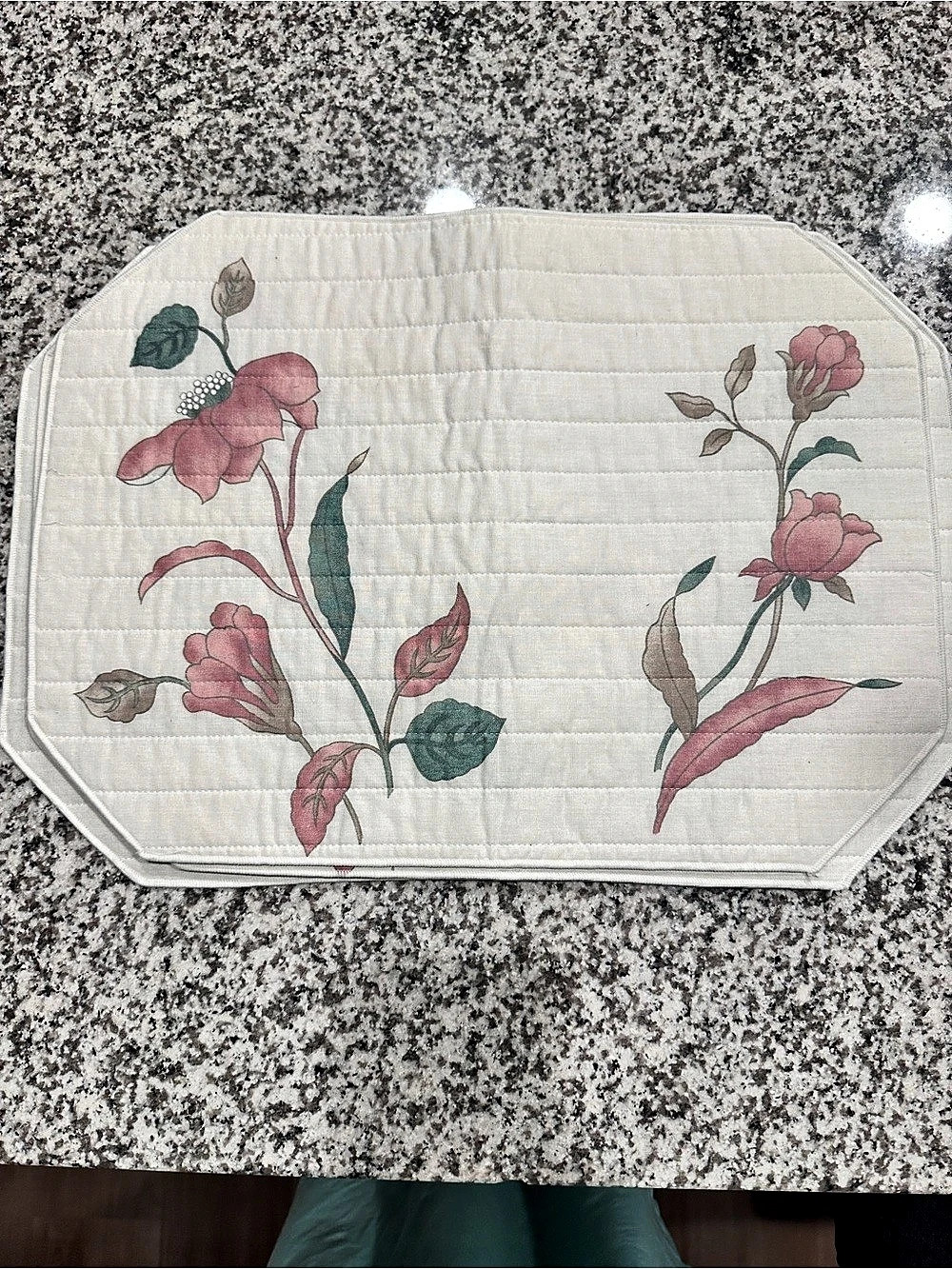 Vintage Floral Quilted placeMats in White & Pink